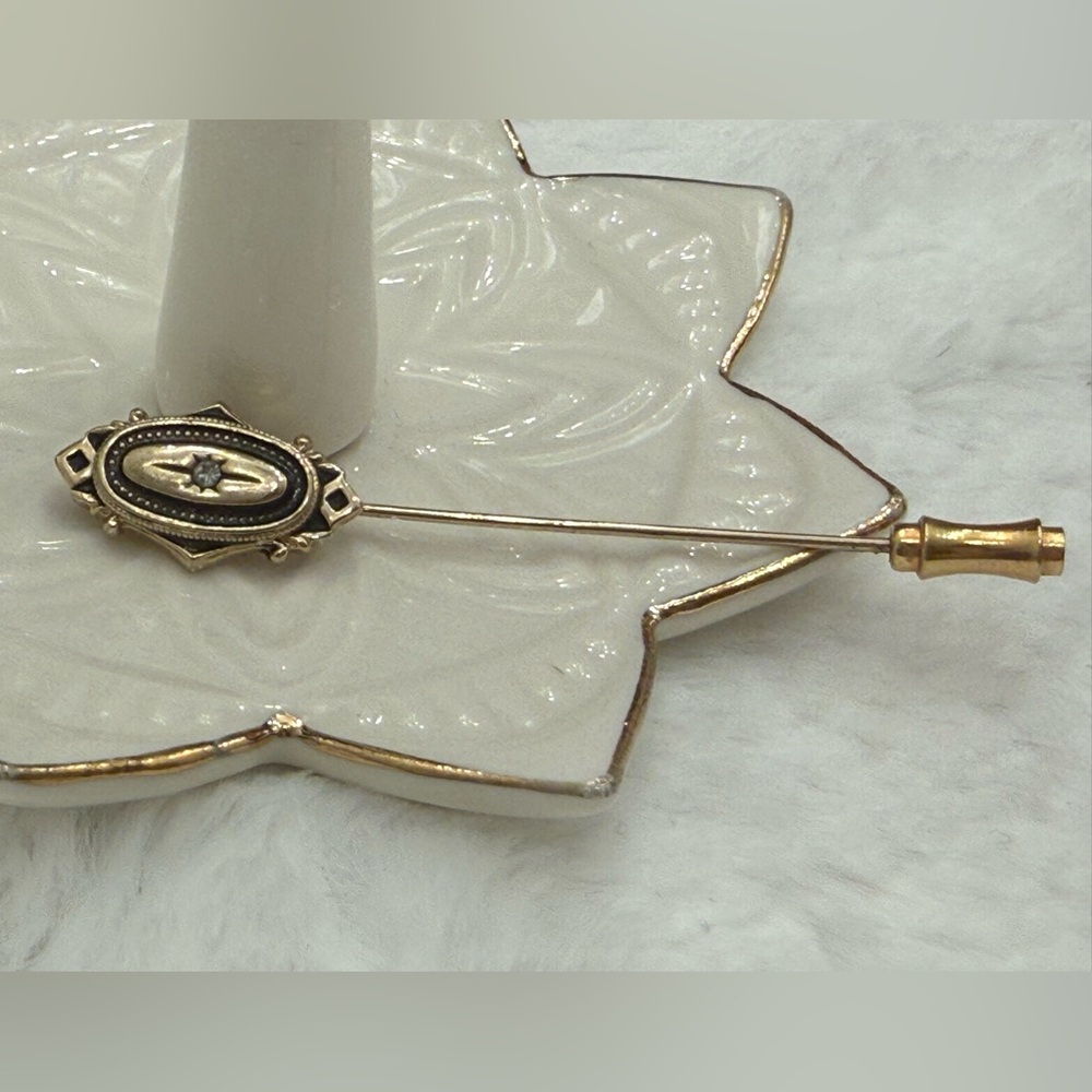 Vintage Avon "Kensington" stick pin